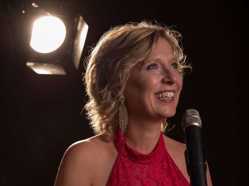 Allround zangeres Josefine Wijnhoven